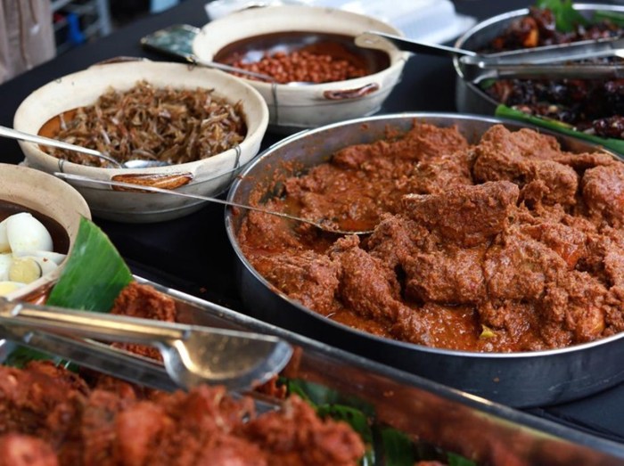 Padang makan jakarta sepiring rekomendasi Tempat Makan Favorit Keluarga di Padang