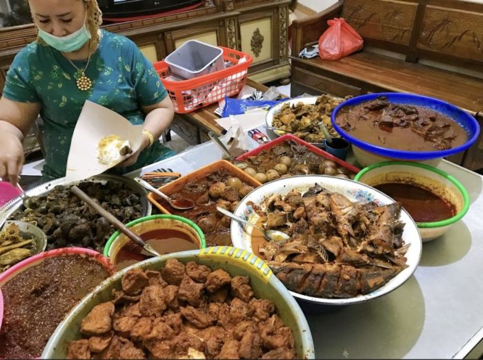 Tempat Makan Hits di G-Walk Surabaya