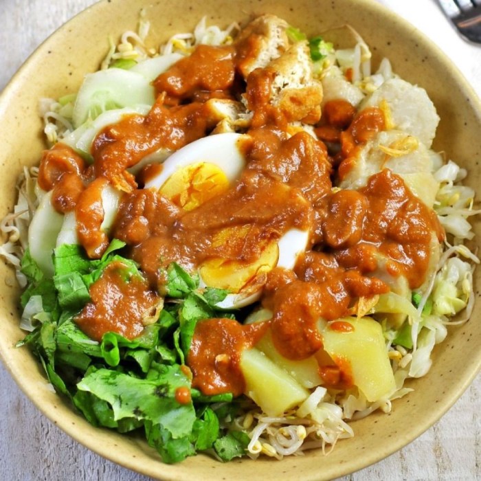 Sejarah Gado-gado, Salad Tradisional Indonesia Paling Populer | tempo.co Gado-Gado: Salad Tradisional Indonesia yang Bergizi