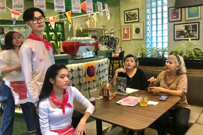 VIRAL Restoran Berada di Kuburan Ramai Dikunjungi, Para Pembeli ... VIRAL Restoran Berada di Kuburan Ramai Dikunjungi, Para Pembeli ...