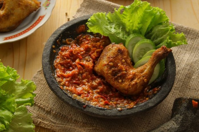 Tempat Makan Pecel Lele Pinggir Jalan Rasa Restoran