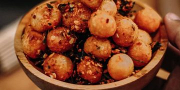 Cimol Bojot Chili Oil Anti Meledak, Kenyal dan Krispi di Luar
