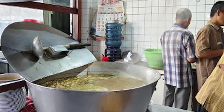 8 Rekomendasi Soto Ayam Ambengan di Surabaya yang Enak dan Populer