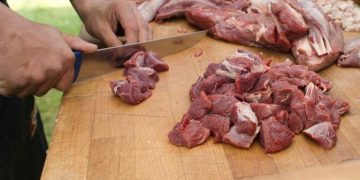Tips Memasak Daging Kambing Agar Empuk dan Bebas Bau Prengus di Hari Idul Adha