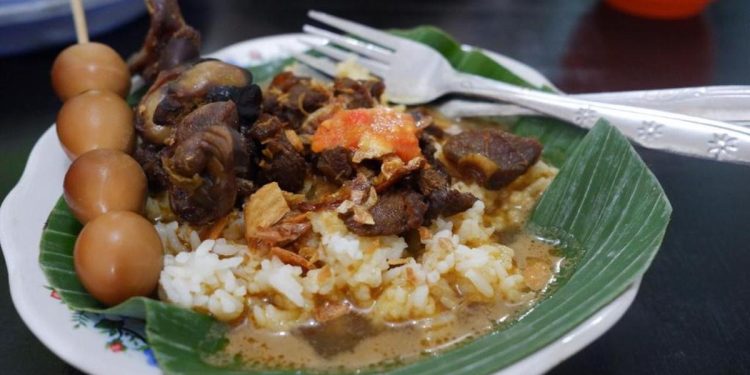 9 Rekomendasi Nasi Gandul Lezat di Semarang 2026 yang Harus Dicicipi