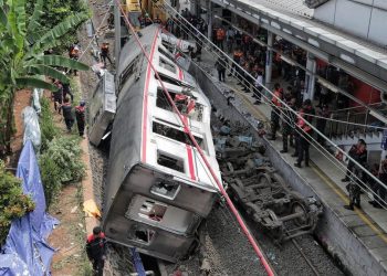 Polisi Selidiki Kecelakaan Taksi Tertabrak KRL dan Urusan KNKT