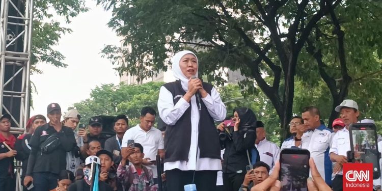 May Day Surabaya, Massa Tanda Tangani 14 Kesepakatan Bersama Gubernur Jatim