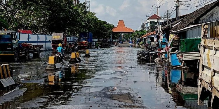 Banjir Rob di Pesisir Surabaya, BMKG Minta Waspada Hingga 21 Mei