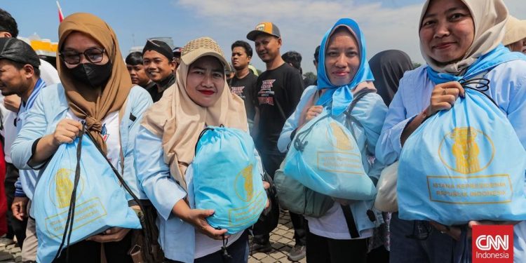 Tuntut Pemerintah Transparansi Dana Anggaran Sembako pada Hari Buruh