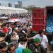 Ribuan Buruh di Monas Menerima Sembako Gratis pada Perayaan May Day 2026