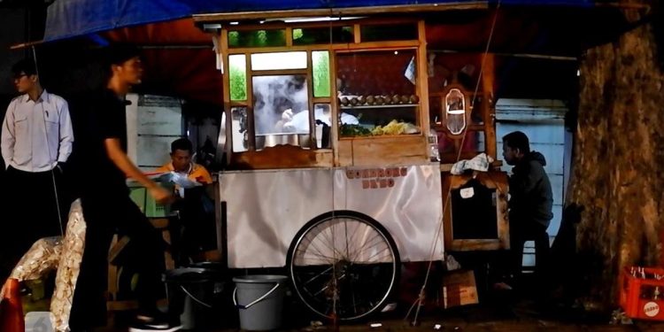 10 Tempat Makan Legendaris di Tebet yang Masih Populer hingga 2026