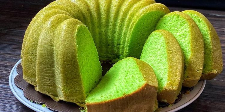 Resep Bolu Pandan Kukus Tanpa Mixer yang Mengembang Sempurna dan Anti Bantat