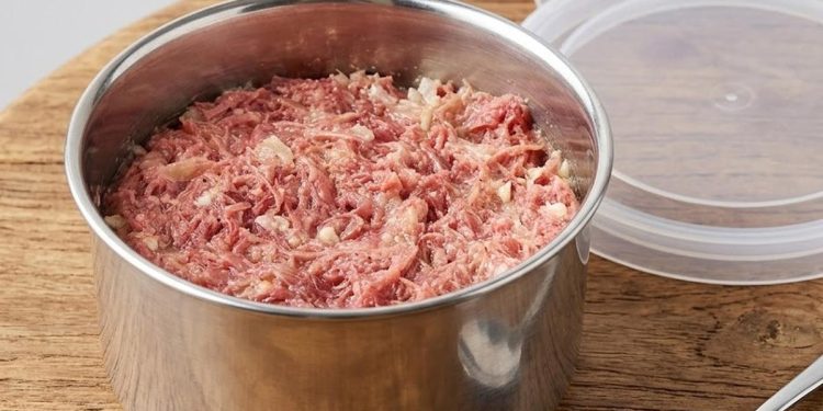 Mengawetkan Daging Kurban Menjadi Kornet Praktis dan Awet untuk Keluarga