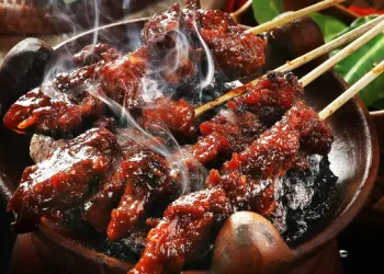 Merebus Koyor Sapi agar Cepat Empuk dengan Daun Pepaya