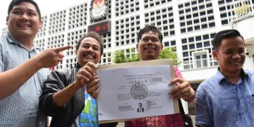 Polisi Periksa Kertas dan Tinta Ijazah Sebelum Menangkap Roy Suryo