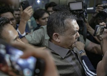 Wakil Menteri Imigrasi Silmy Karim Menyerahkan Diri ke KPK