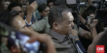 Wakil Menteri Imigrasi Silmy Karim Menyerahkan Diri ke KPK