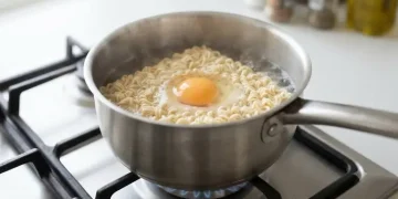 Trik Memasak Mi Instan dengan Telur agar Kuah Kental dan Gurih