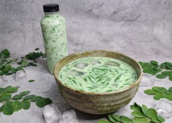 Resep Es Lumut Pandan Lembut yang Segar untuk Cuaca Panas