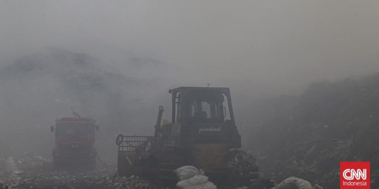 Kemenkes Tangani Warga ISPA Akibat Kebakaran TPA Jatiwaringin
