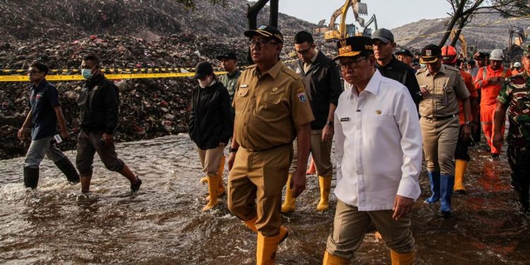 Jumlah Truk Sampah ke TPST Bantargebang Menurut Pramono Kini Berkurang