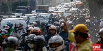 Macet Parah Akibat Pembongkaran JPO Tendean Jakarta Selatan