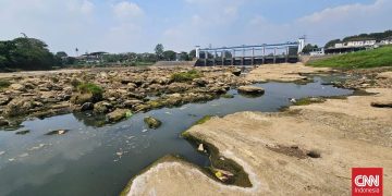 Sungai Cisadane Menyusut: Warga Menghadapi Krisis Air