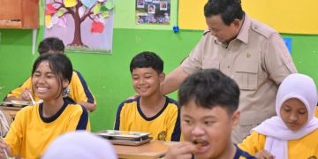 Prabowo Instruksikan Prioritas MBG untuk Kelompok yang Membutuhkan