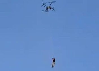 Bos Petani Terbang Diangkut Drone Minta Maaf Dengan Pendampingan Polisi