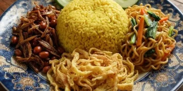 Resep Nasi Kuning Teri Kacang Pulen dan Gurih yang Mudah Dibuat di Rumah