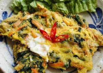 Resep Bakwan Selada Telur Renyah dan Gurih Sebagai Camilan Lezat