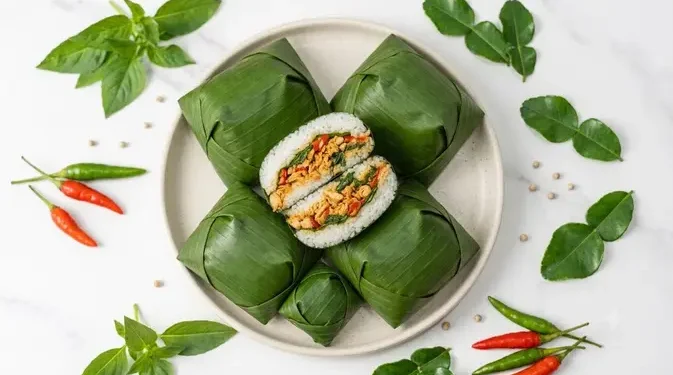 Resep Nasi Cokot Ayam Suwir Kemangi Pedas untuk Bekal Siap Saji