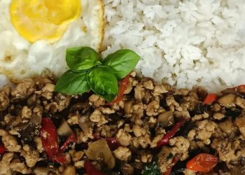 Resep Pad Krapow Ayam Thailand Lauk Pedas Gurih untuk Pendamping Nasi