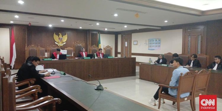 Dituntut 6 Bulan Penjara Khariq Anhar Kasus Timpa Teks Demo Agustus