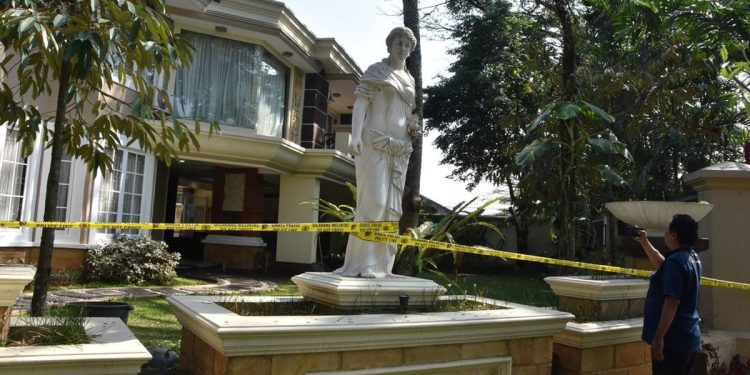 Hakim Tolak Kembalikan Foto Keluarga Febrie yang Disita di Rumah Sentul