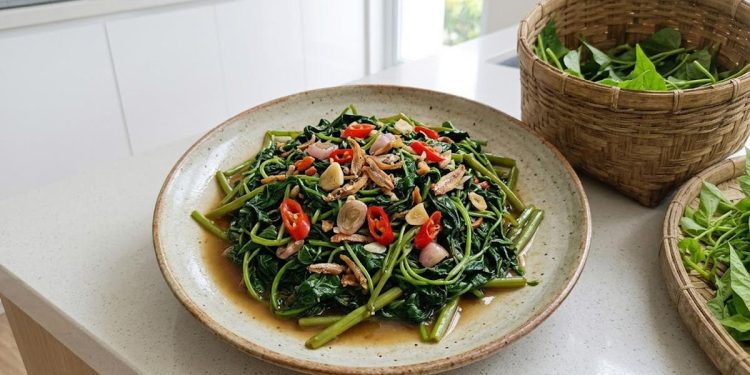Tumis Daun Ubi Sederhana dengan Bawang dan Cabai, Nikmat Disajikan dengan Nasi Hangat