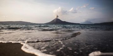 Empat Gunung Api di Indonesia Mengalami Erupsi Bersamaan Pagi Ini