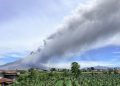 Foto Erupsi Gunung Sinabung Naik Status Siaga