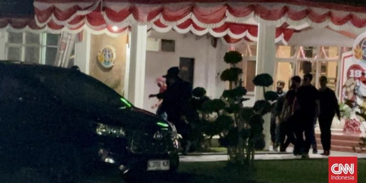 Geledah BPN Jatim Selama 11 Jam, Penyidik KPK Bawa Koper Dan Kardus