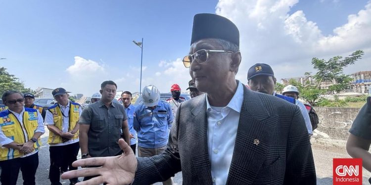 Menteri PU Sidak Kekeringan Sawah Bekasi karena Curiga Laporan Positif Terus menerus