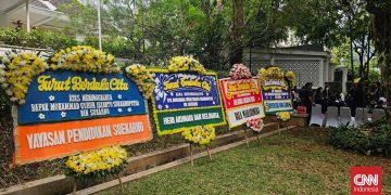 Karangan Bunga untuk Rumah Duka Guruh Soekarnoputra