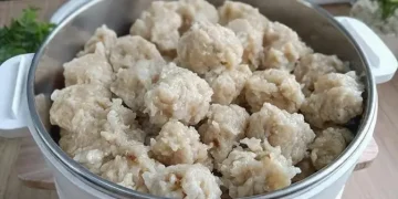 Resep Pentol Ayam Kenyal dan Gurih untuk Camilan Keluarga yang Lezat