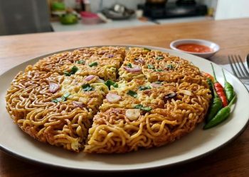 Membuat Martabak Mie Telur yang Sederhana Praktis dan Hemat