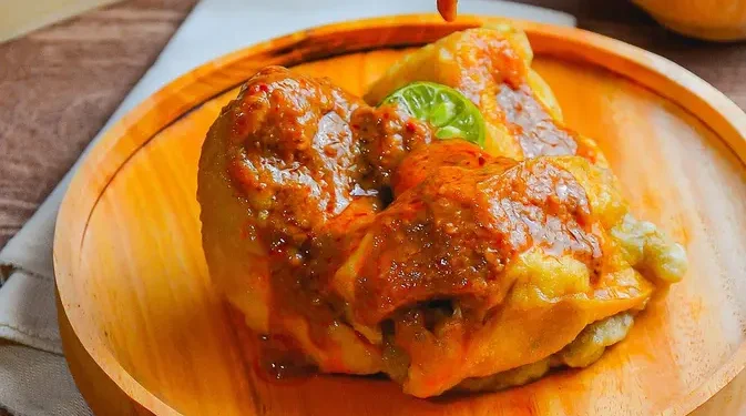 Batagor Khas Bandung Resep Kuliner Legendaris dengan Saus Kacang Gurih