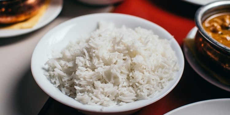 Mengolah Sisa Nasi Menjadi Hidangan Lezat
