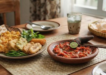 6 Jenis Sambal Rumahan yang Pas untuk Gorengan dan Mudah Dibuat