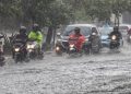 Jalan Mayor Oking Cibinong Terendam Banjir Banyak Motor Terjebak