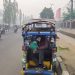 Asap Karhutla Menutupi Jembatan Ampera dan Penarik Becak Terpuruk