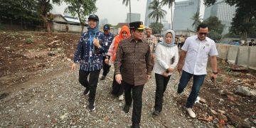 Normalisasi Kali Mampang DKI Jelang Musim Hujan Tinjau oleh Gubernur