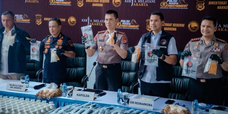 Pabrik Tramadol di Sukoharjo Digerebek, 16 Orang Ditangkap